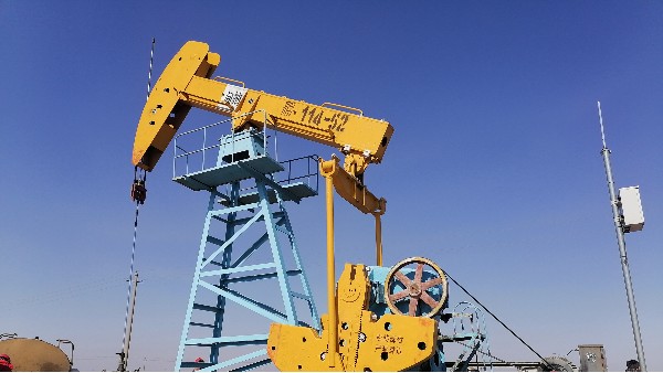 青<i style='color:red'>海油</i>田原油日均產量較去年同期增加600余噸